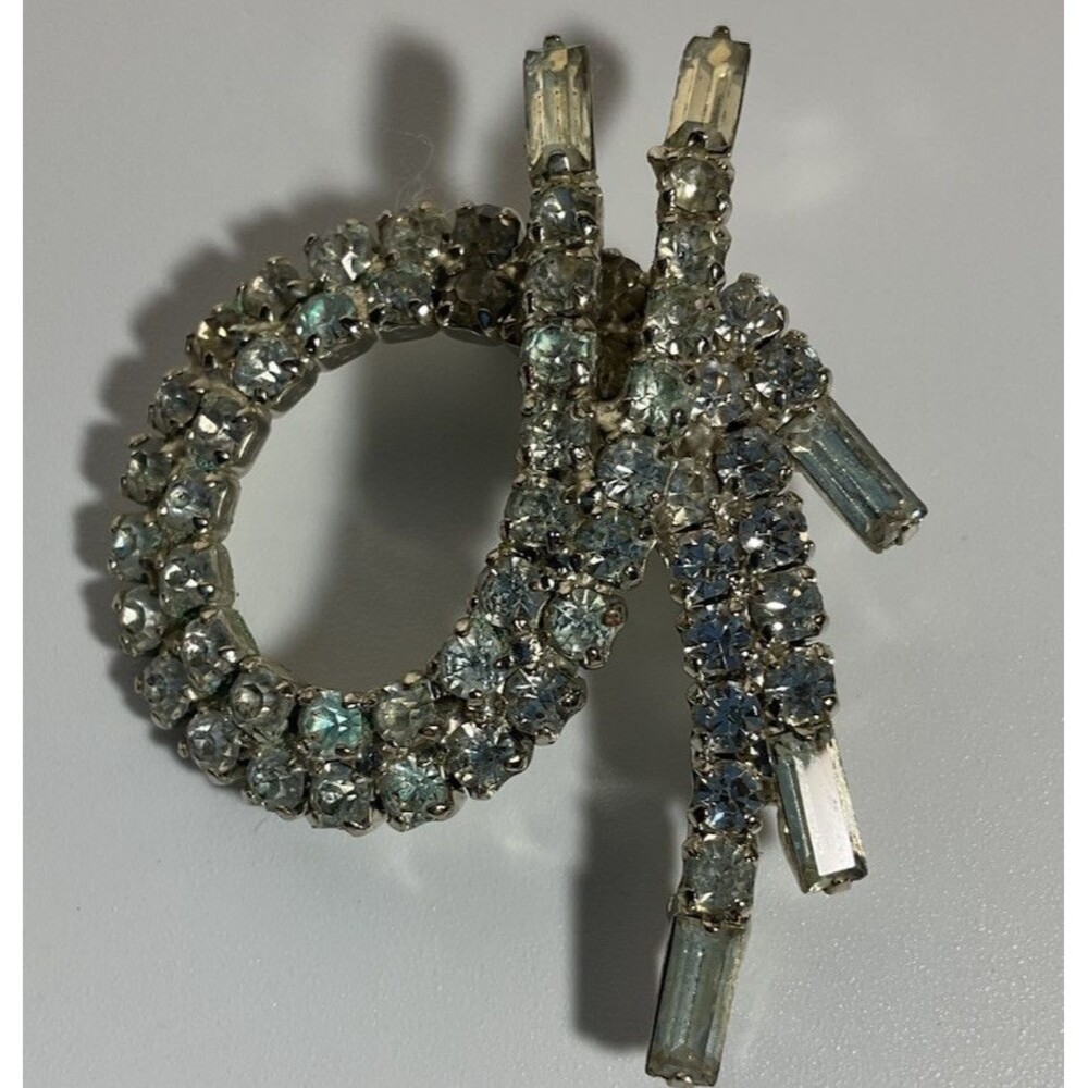 Vintage Blue Rhinestone Layered Multi Prong Ribbon Swirl Silver Tone Pin Brooch
